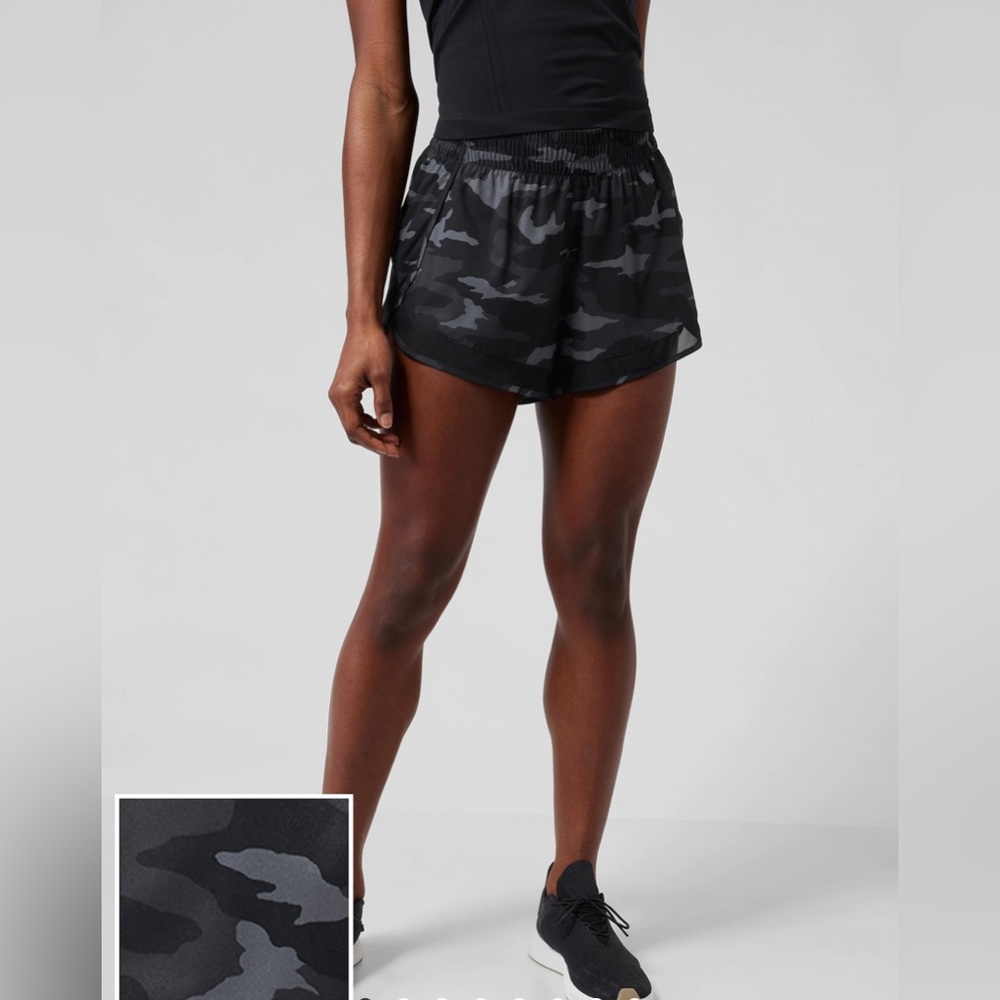 Athleta printed camo mesh racer run shorts xs